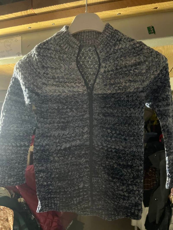 Outer sweeter for kids size: 4 to 5 years kids***