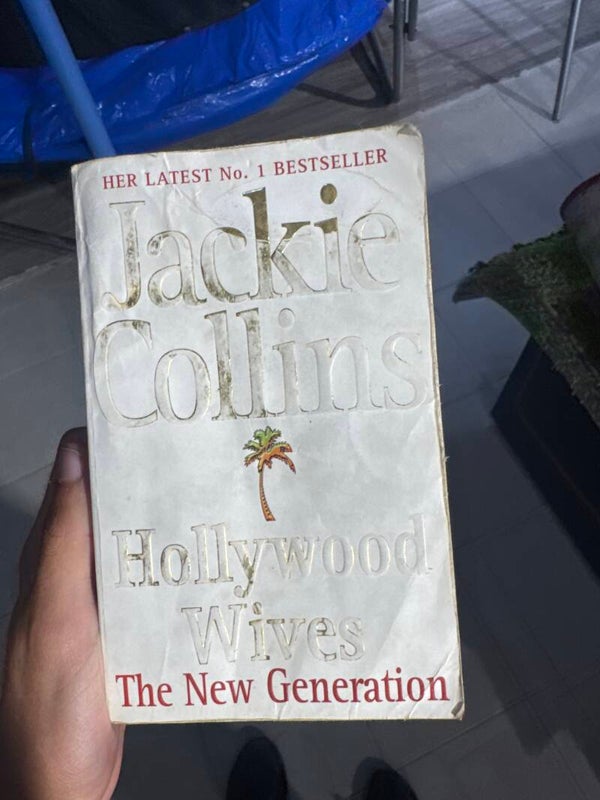 Jackie Collins - Hollywood Wives - books*
