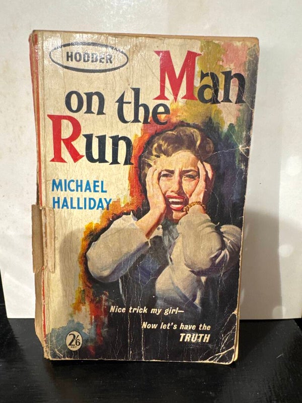 Man On The Run - Michael Halliday - Books*