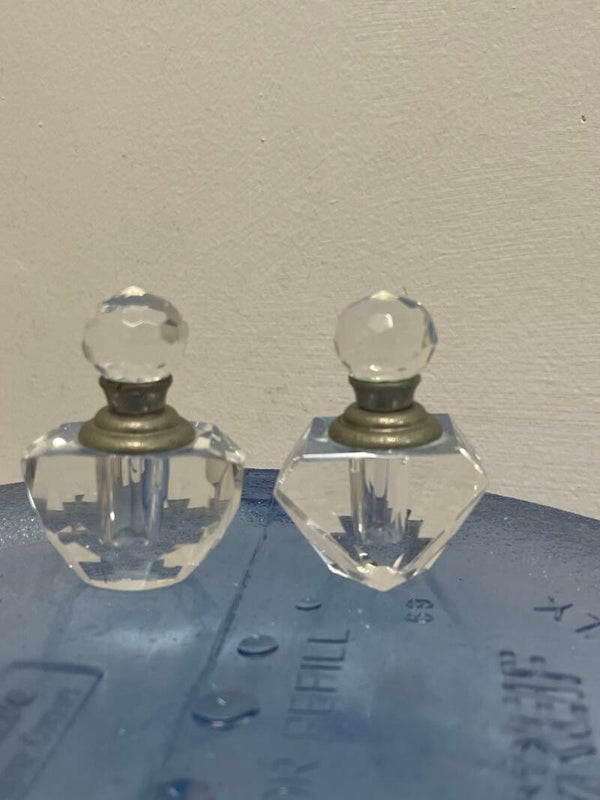 Crystal perfume bottle- Supplies ***