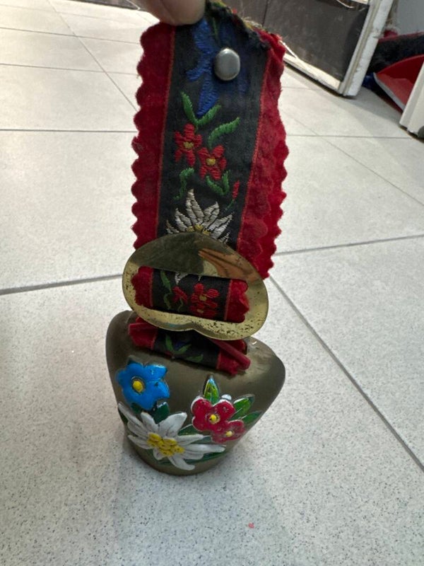 Bell Painted Floral Brass-decor***