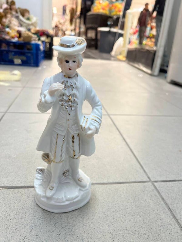 Gentlemen porcelain Figurine- Decor ***