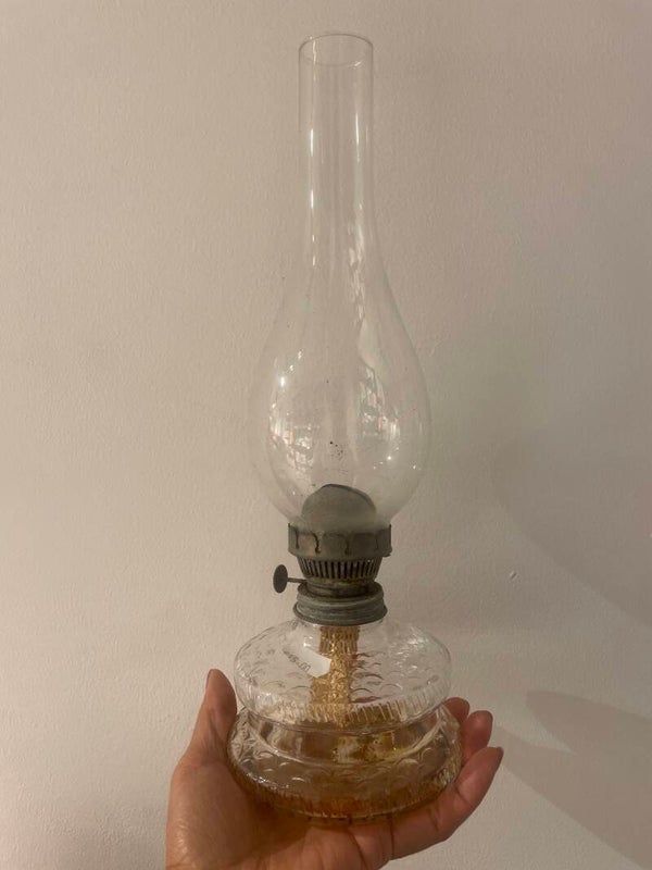 Vintage clear glass kerosene oil lamp- Collectibles***