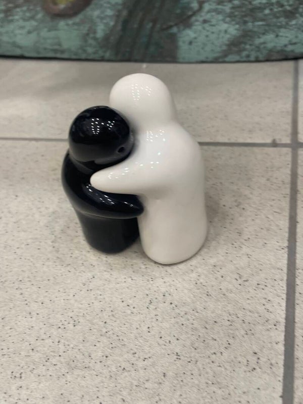 Hugging Salt and Pepper Shakers - Supplies