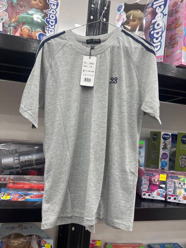 Men T-shirt - Size Medium