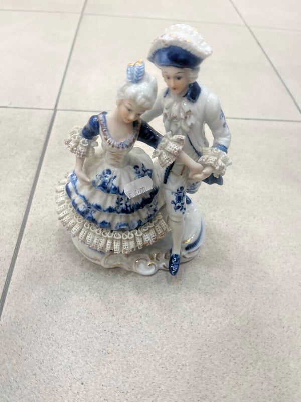 Procelain Dancing couple figurine - Figurines*