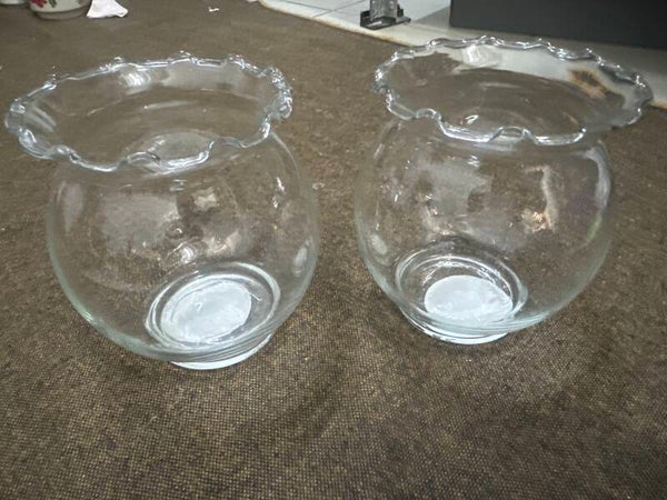 Clear glass vase- Vase ***