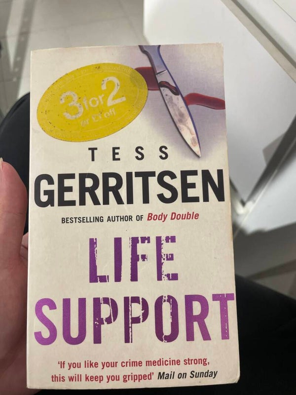 Tess Gerritsen Life Support - Book*****