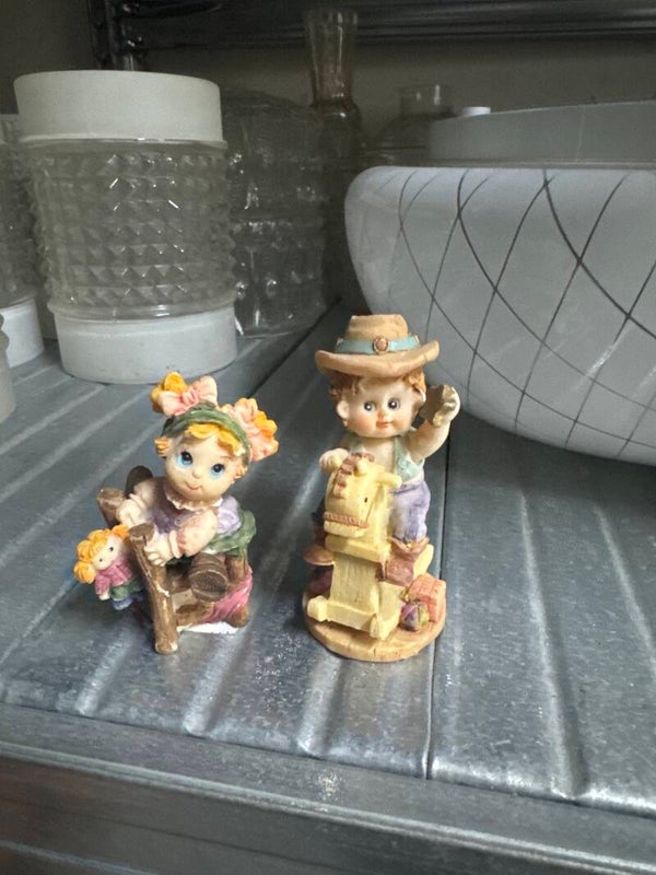 Little Boy +  Girl - Figurines