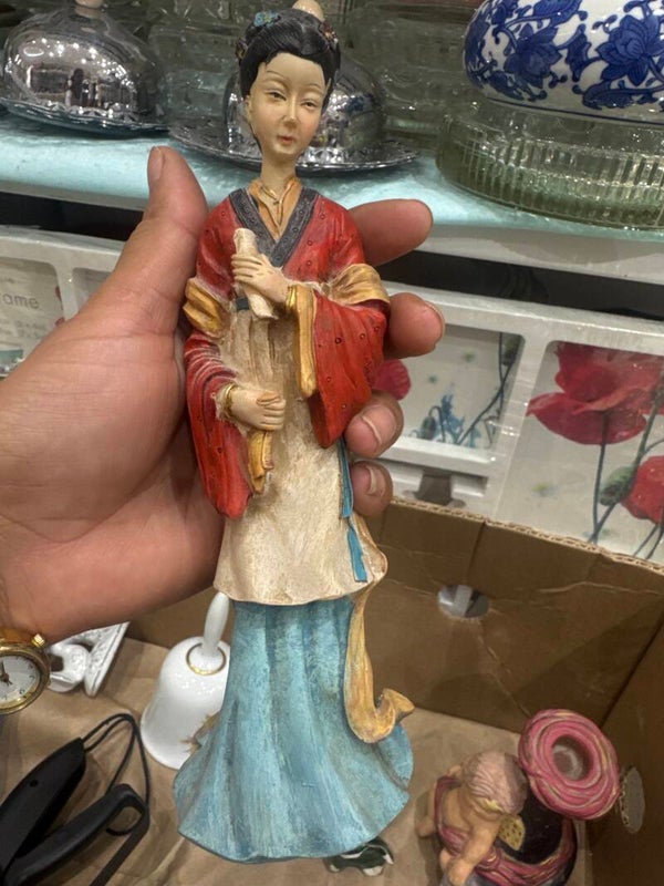 Vintage figurine -Figurines***