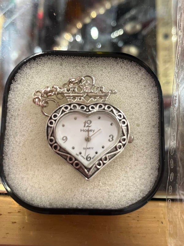 Heart Shape Quartz Women’s Pendant Watch - Watches**