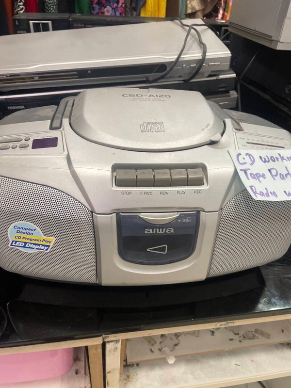 Aiwa CSD-A120 portable CD and cassette radio - Electric*
