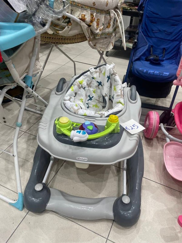 Baby Walker  -Babies ***