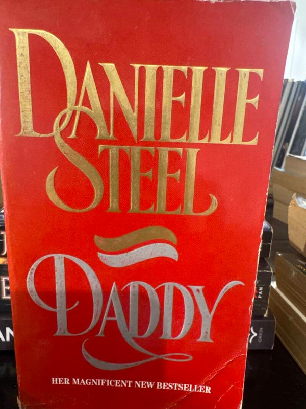 Daddy- Danielle Steel- Books**