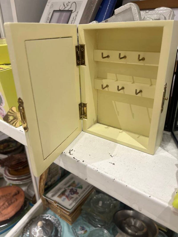 Frame and organizer -Frane***