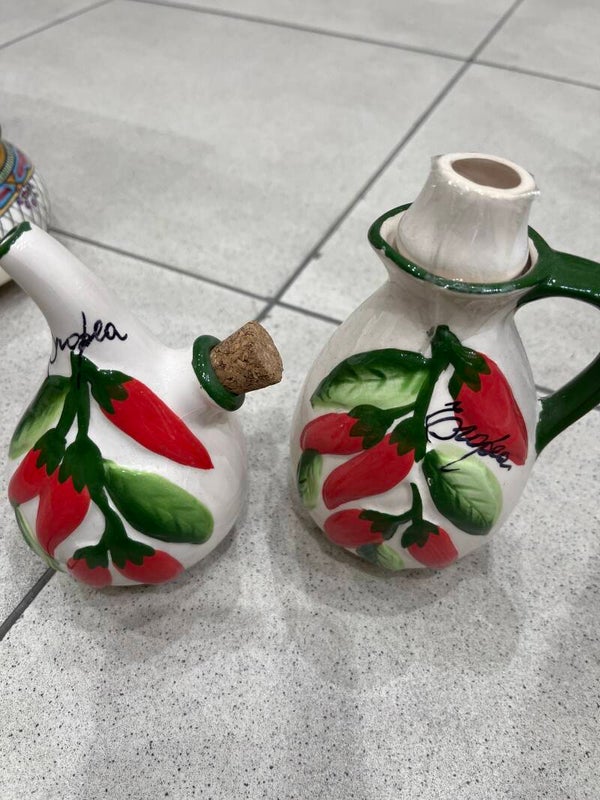 Ceramic Oil and Vinegar Cruet Set-3€ each-Supplies***
