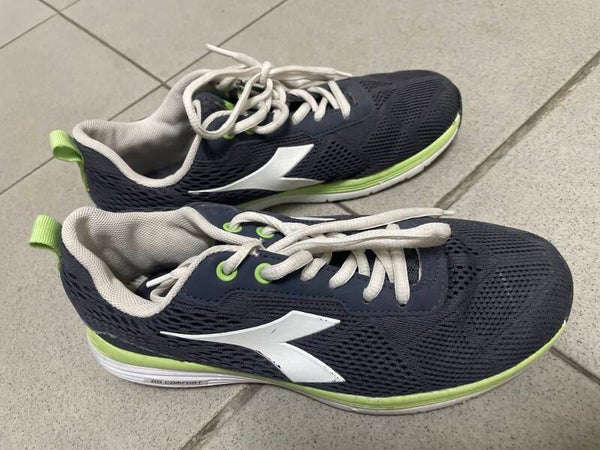 Diadora walking shoes size 37- Shoes ***