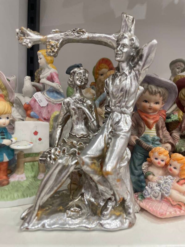 Silver Lovers Statuette - Figurines*