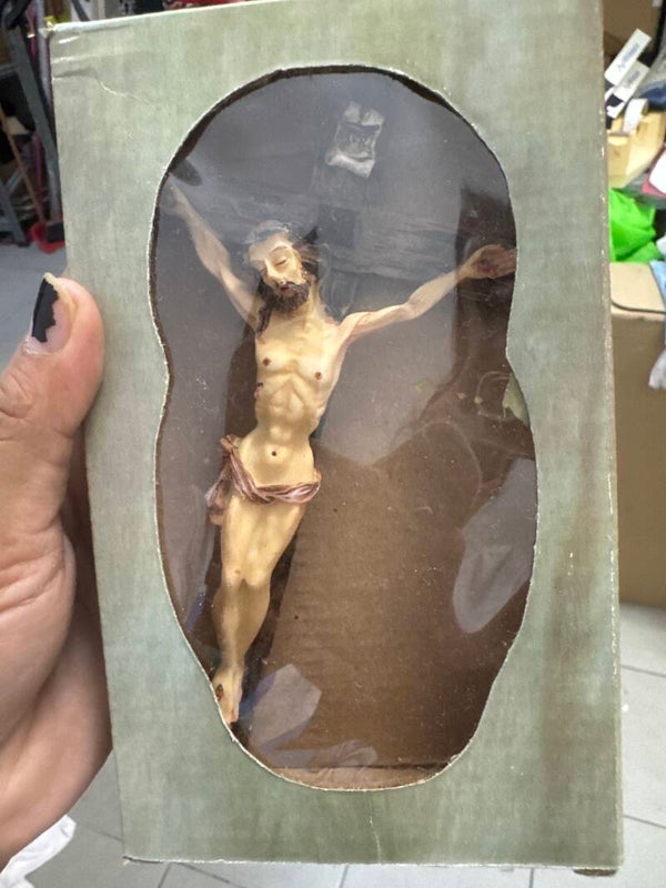 Religious Crucifix Figurines - Decor***