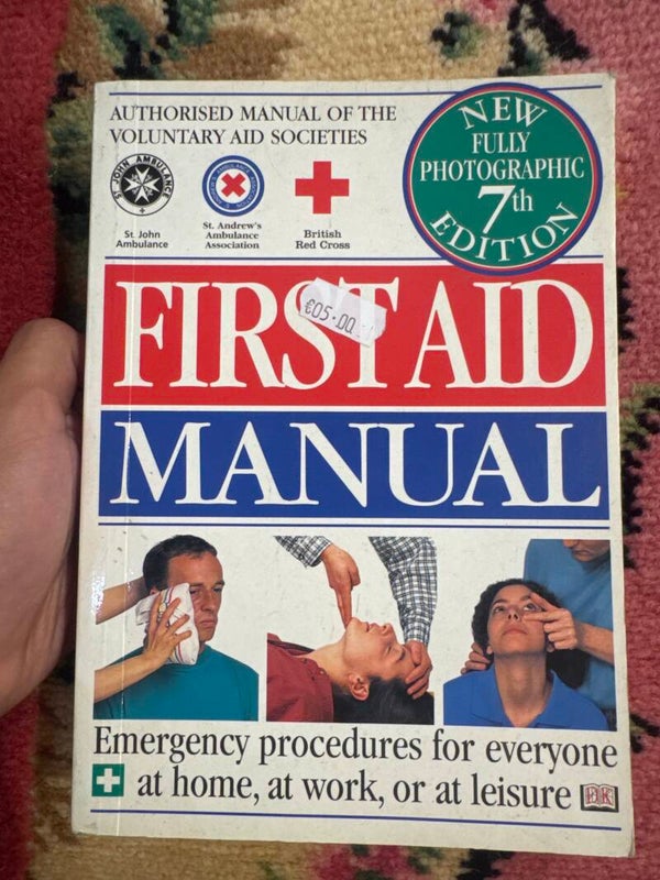 First Aid Manual - books*