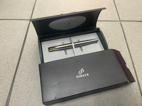 Parker - stationary ***