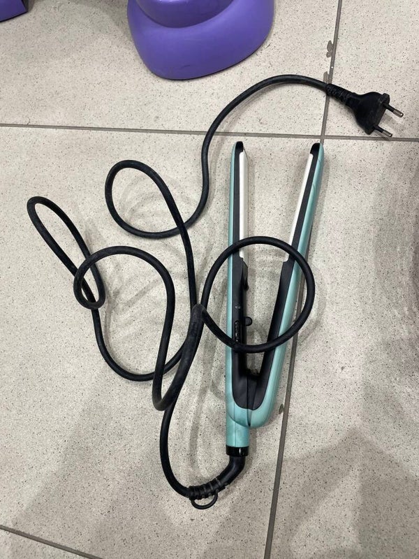 Hair Straightener -Supplies***