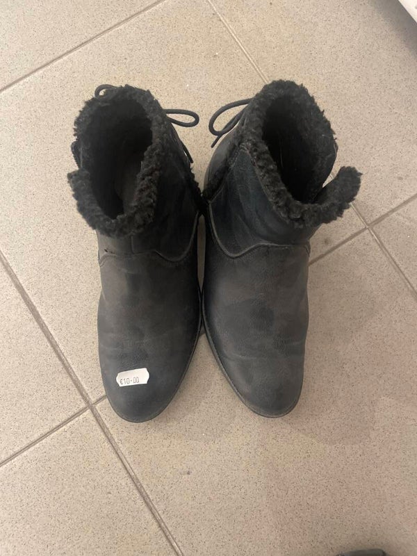 Women shoes - size: 3*