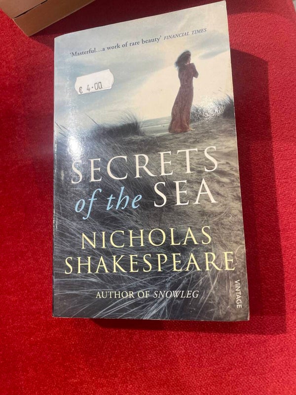 Secrets of the sea - books*