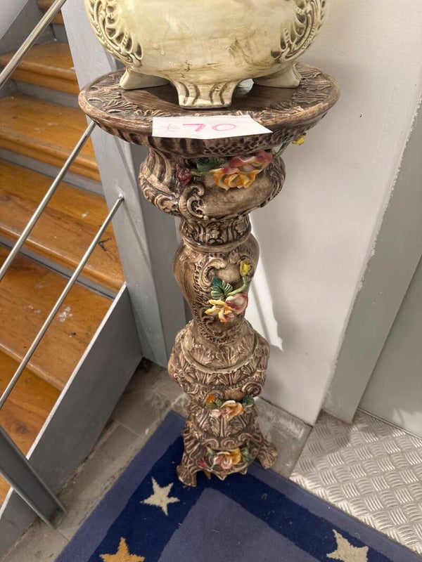 Capodimonte-style pedestal - Decor*