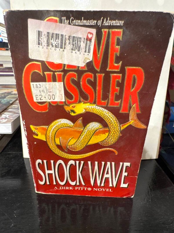 Shock Wave - Clive Cussler - Books*