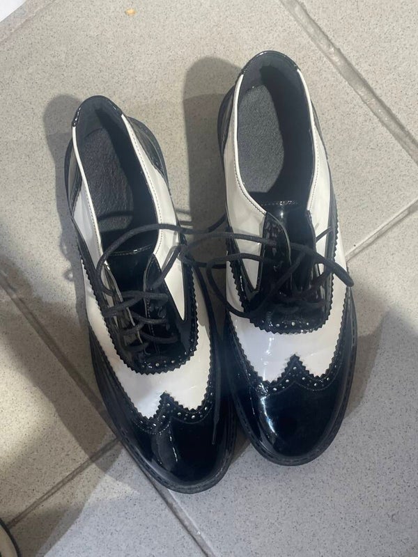 Men’s shoes - size: 42*