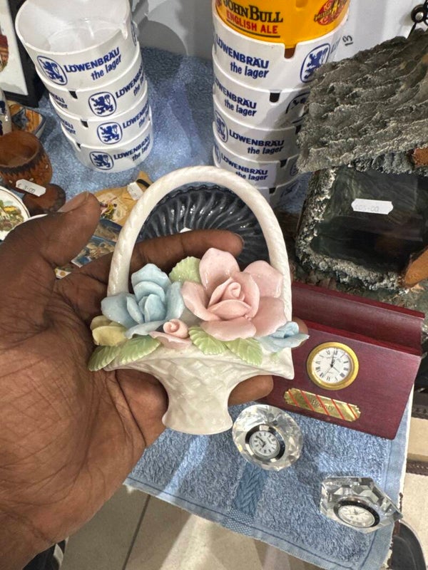 Capodimonte Style Porcelain Flower Basket - Decor