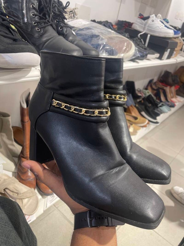 Women boot - Size 40 ***