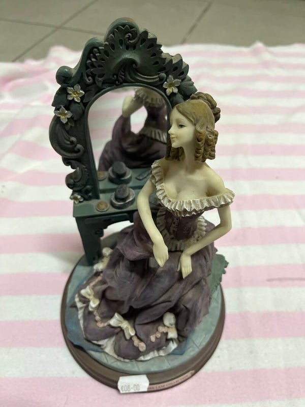The park lane collection- Figurines ***