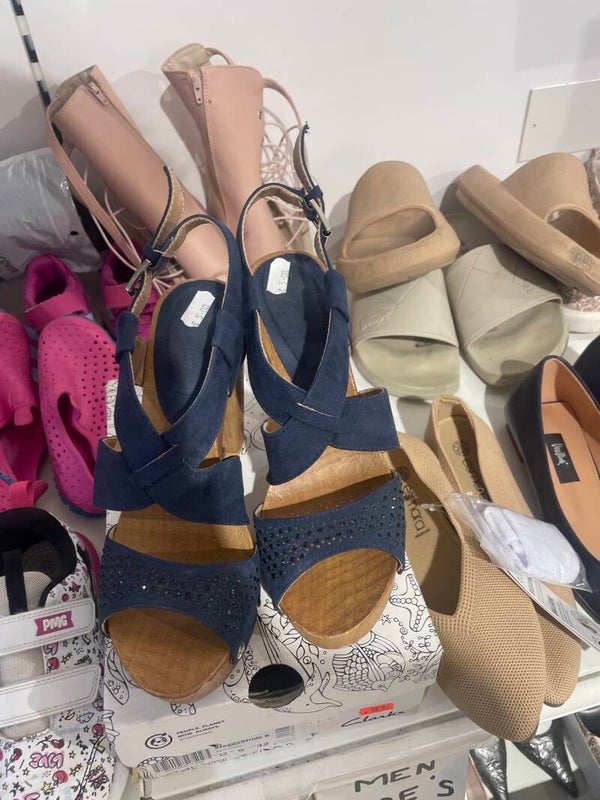 Women Clarks Wedge Sandals - Size 39