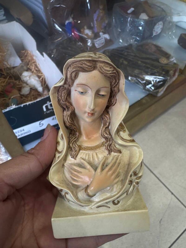 Religious Figurines-Religious ***