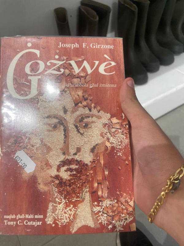 Ġożwé - books*