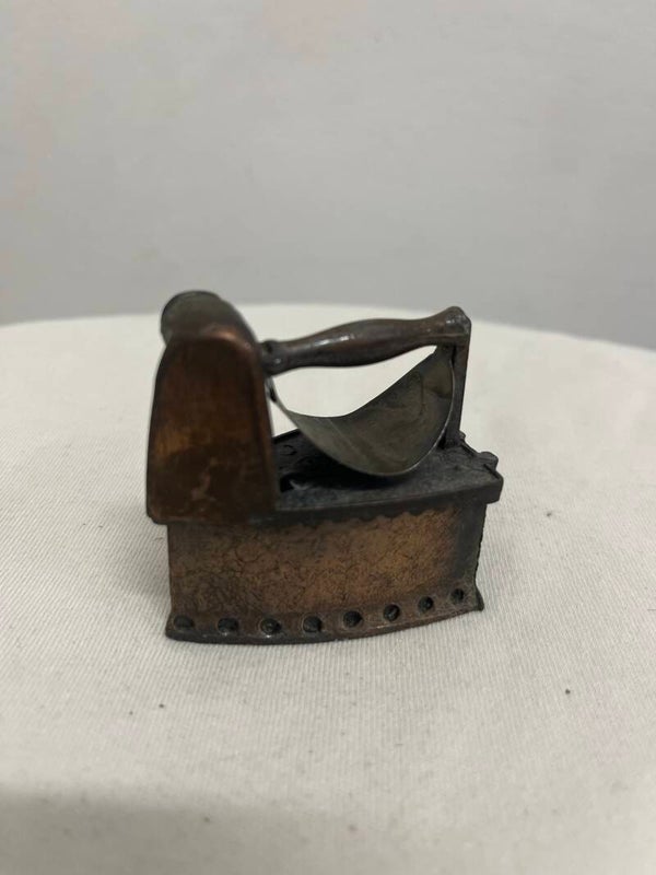 1900s Replica Clothes Iron Pencil Sharpener - Collectibles**