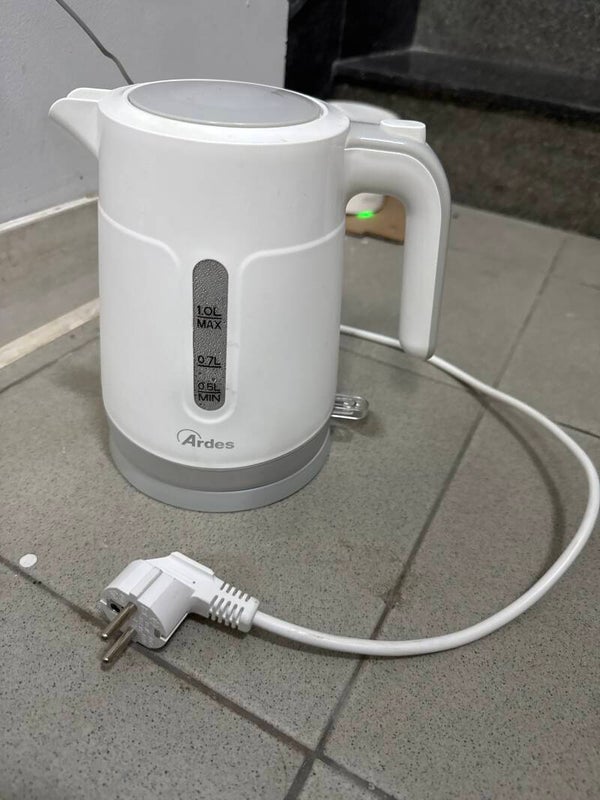 Ardes water kettle 1L- Electric ***