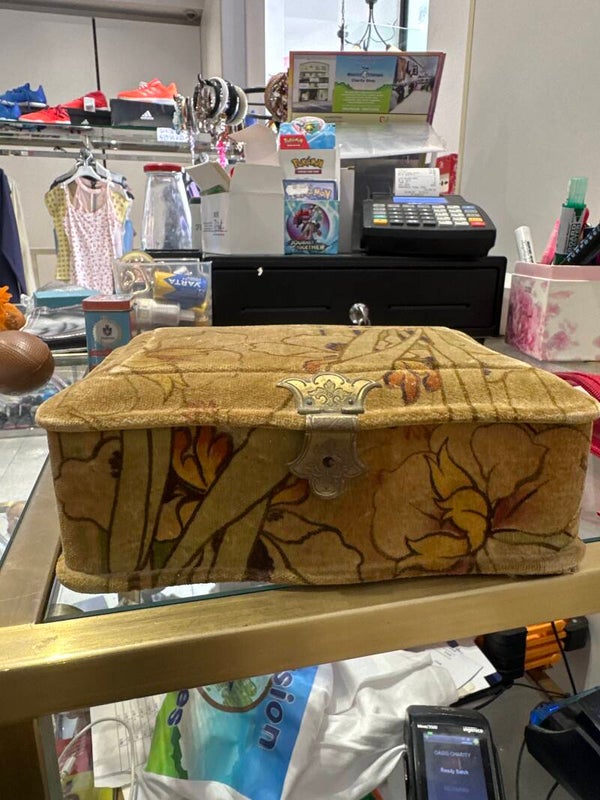 Jewelry Box -Vintage ***
