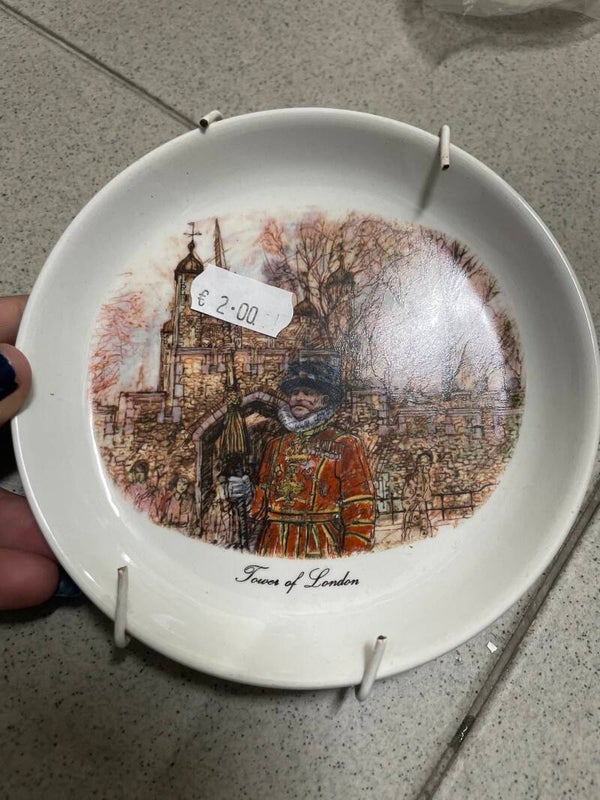 Souvenir plates-decor***