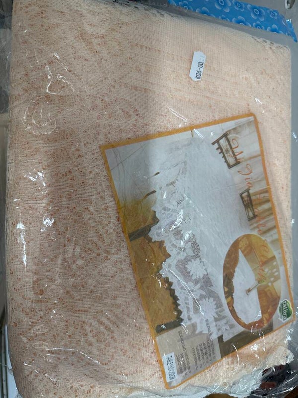 Round Lace Tablecloth - Linens**