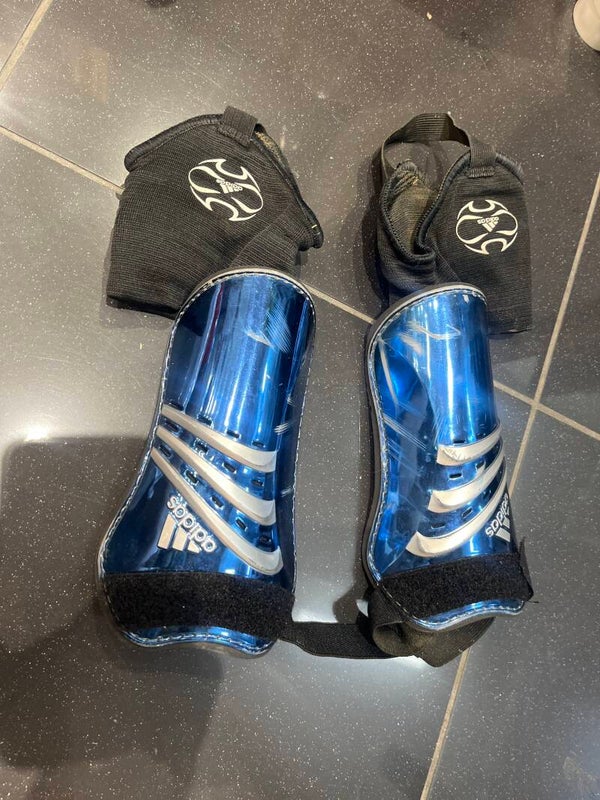 Adidas soccer shin guard- sports ***