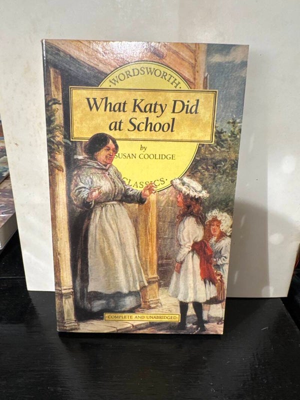 What Katy Did At School - Susan Coolidge - Books*