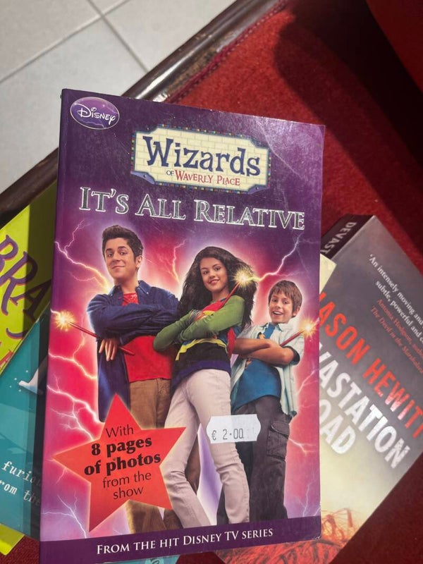 Wizards of Waverly Place - books*