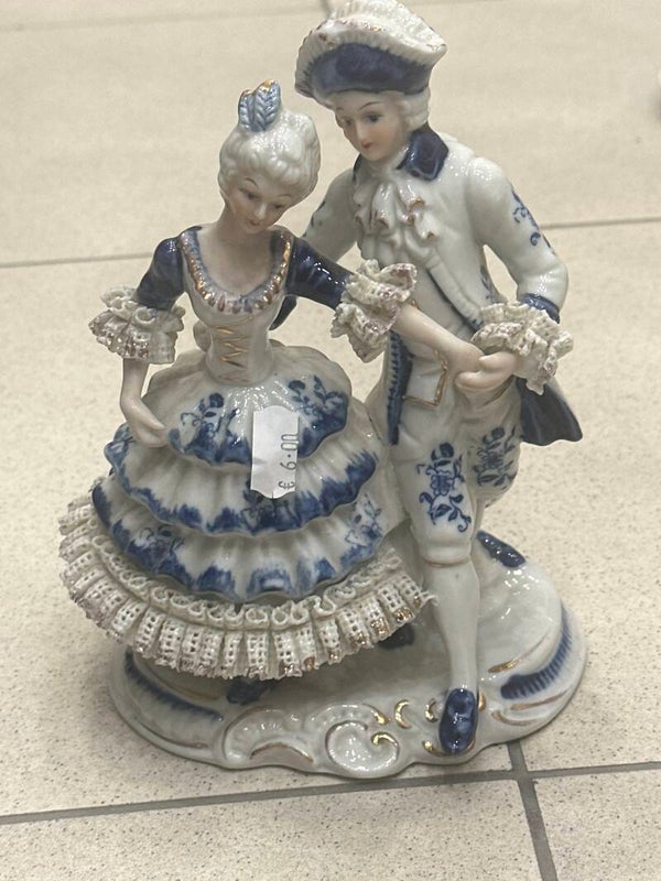 porcelain dancing couple - Decor*