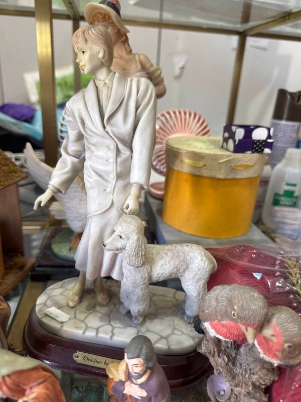 Vintage porcelain Figurine -Figurines ***