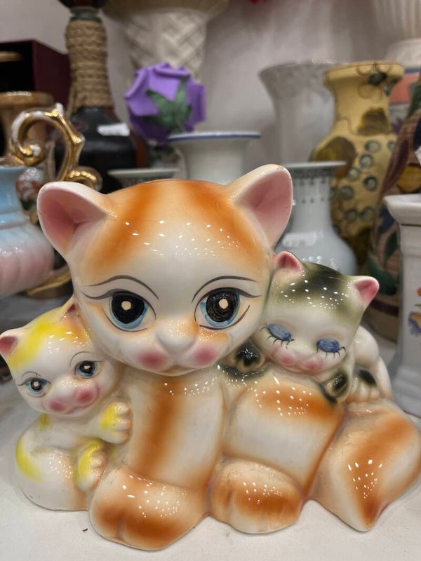 Vintage Ceramic Cat Family - Decor*