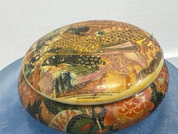 Porcelain trinket box- Decor ***