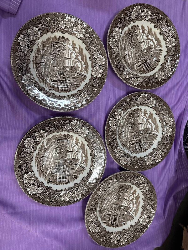 Royal Tudor Porcelain Wall Plates - €10 Each - Decor